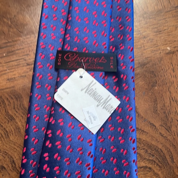 NWT Neumann Marcus 100% silk vintage tie in blue and red - Picture 3 of 10